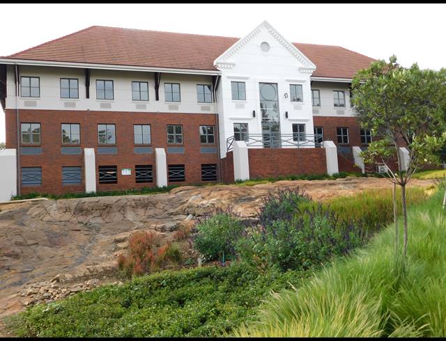 446M² OFFICE TO LET IN HYDE PARK